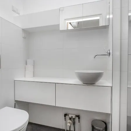 Apartment Center Split *